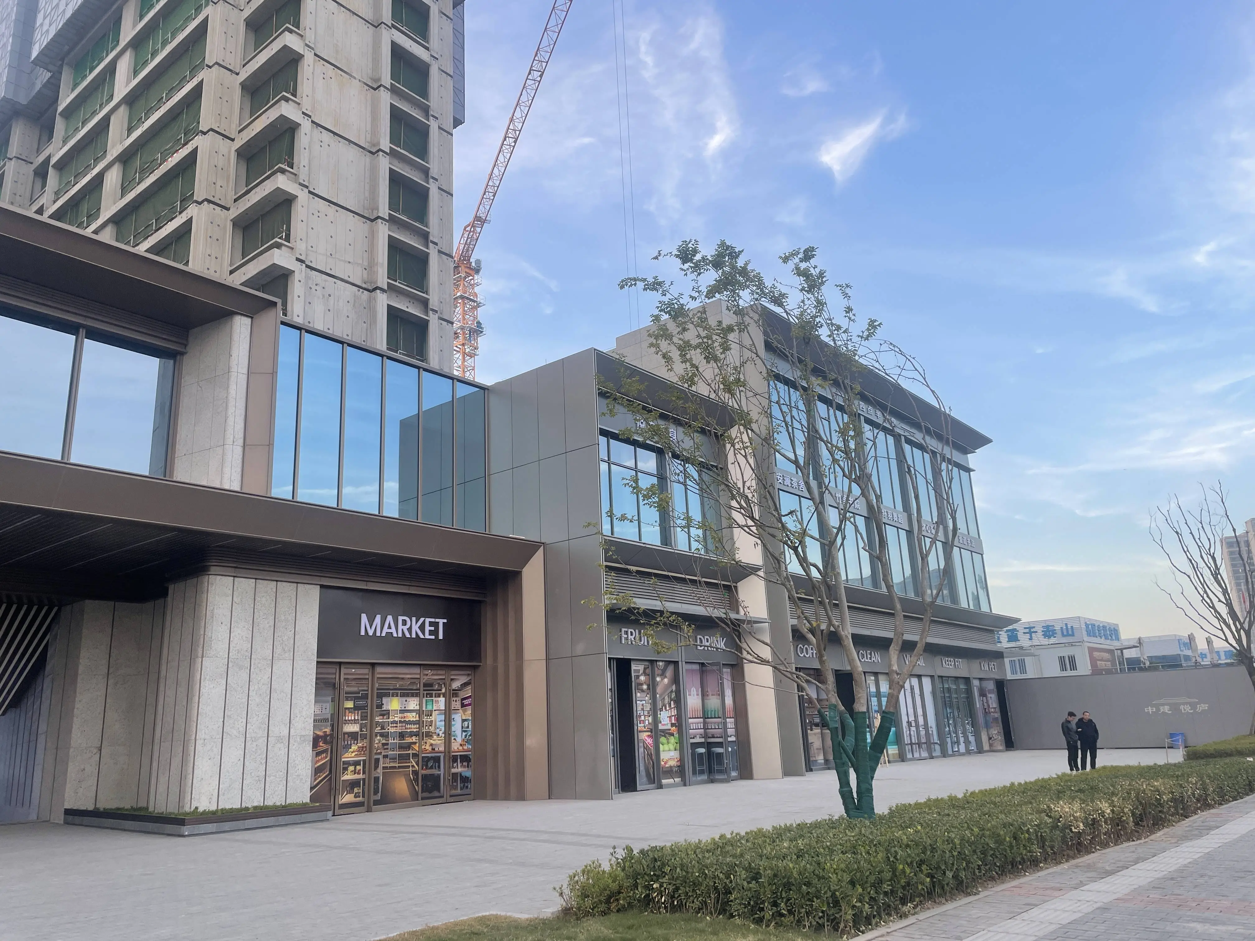 (出售) 房东置换出售！年租金9万！超多人流！自带租约！可做重餐饮！