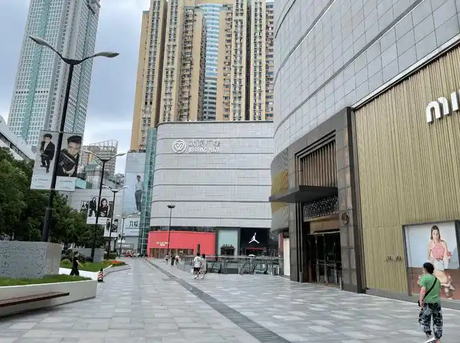 (出售) 出售昆山青阳万达77平售61万电梯口旺铺年租5万