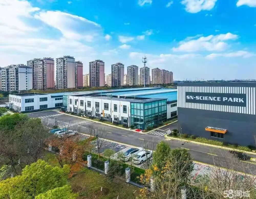 昆山市写字楼实景：苏州昆山市 写字楼出租300㎡ 钢混结构 带空调 车位充足（第1张）