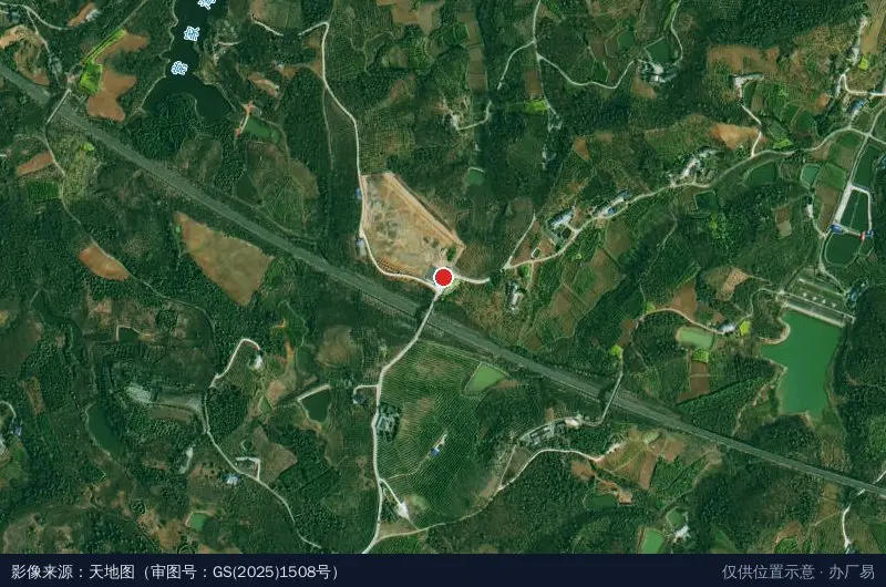 鸦鹊岭镇牧童村集体经济产业园卫星位置示意图