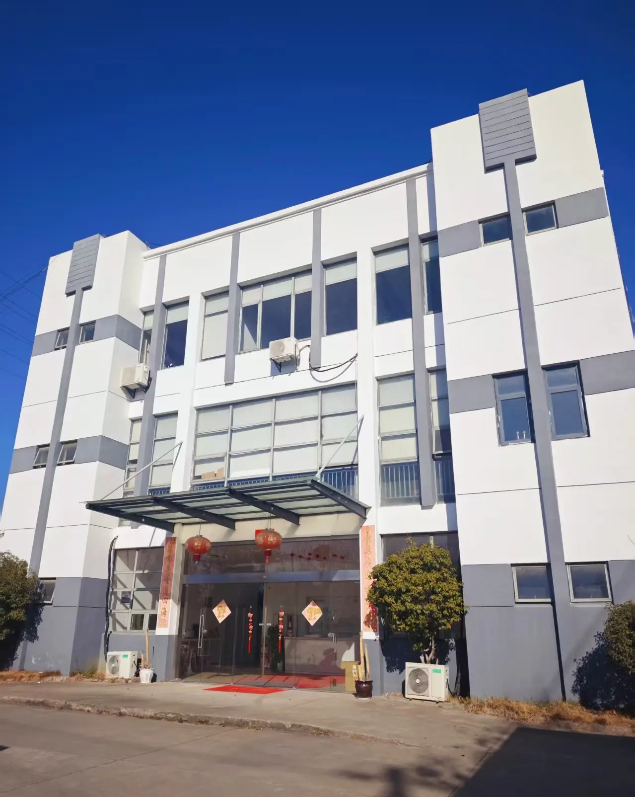 南康区厂房实景：赣州南康区 厂房出租1800㎡ 钢结构 标准厂房 带航车（第1张）