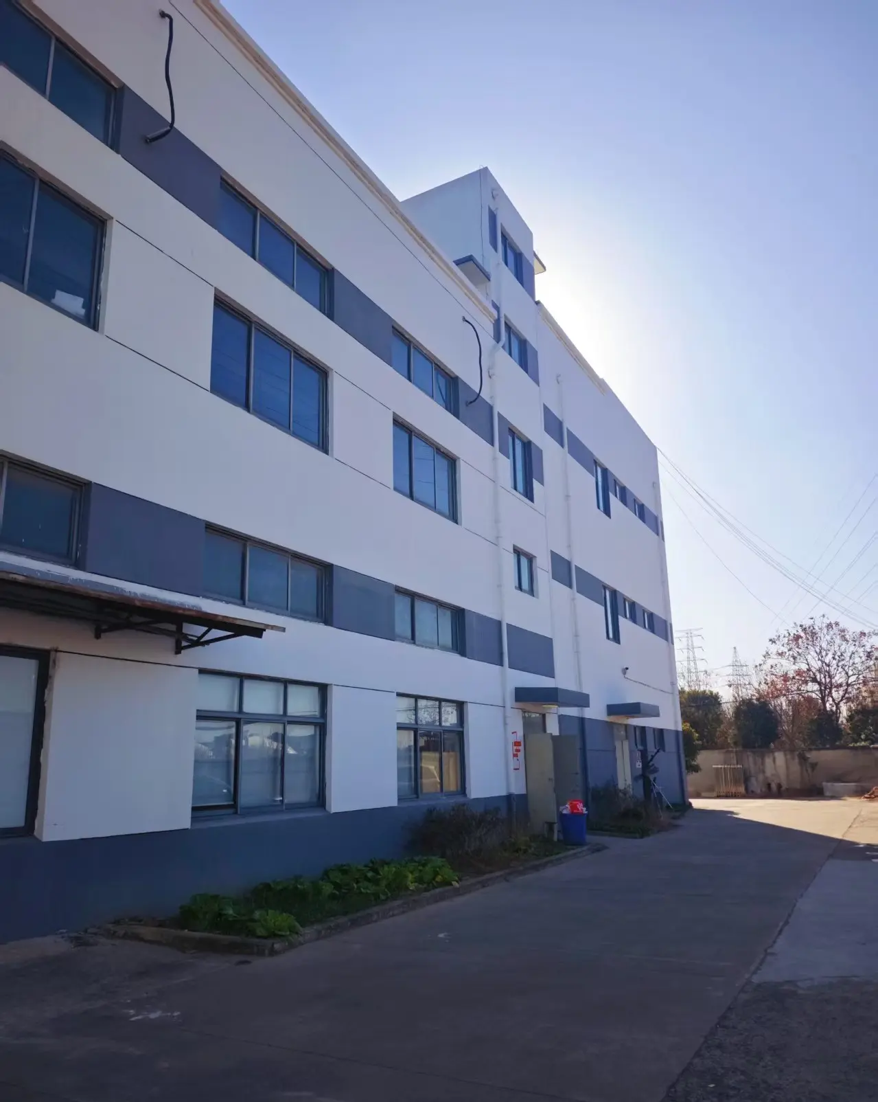 曹妃甸区厂房实景：唐山曹妃甸区 厂房出租1000㎡ 钢架结构 产证齐全 环评审批（第1张）