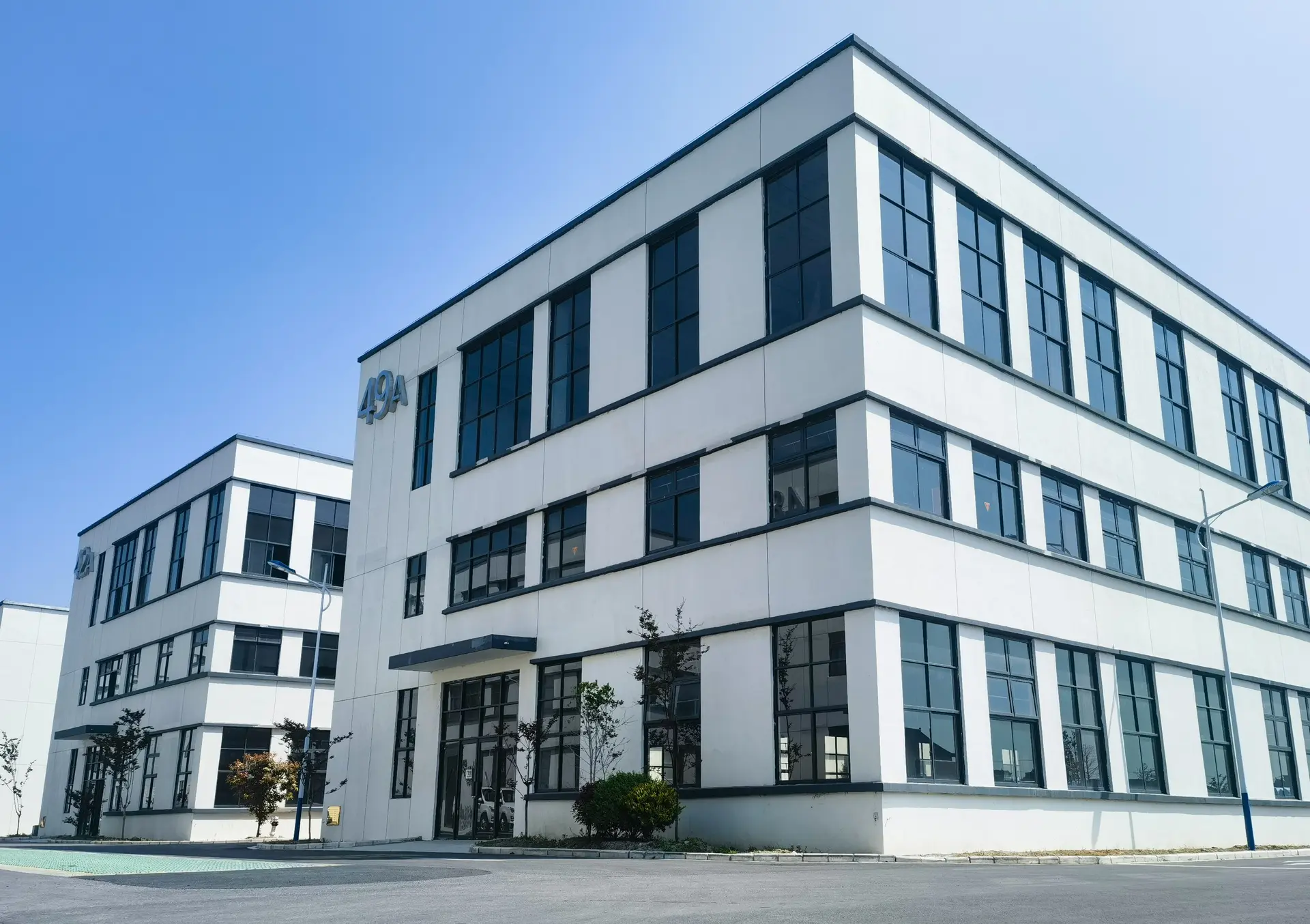 路北区写字楼实景：唐山路北区 写字楼出租300㎡ 钢混结构 精装 交通便利（第1张）