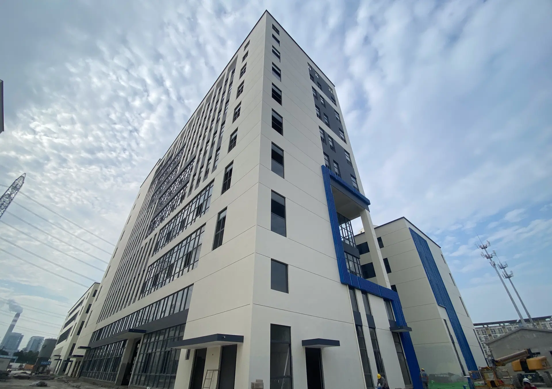 周庄镇厂房实景：昆山周庄镇 厂房出租2000㎡ 钢结构 丙类消防 产证齐全（第1张）