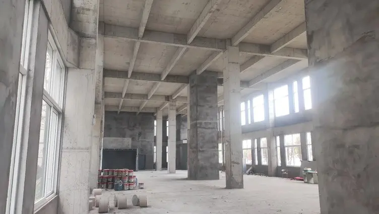 路北区厂房实景：唐山路北区 厂房出租2000㎡ 钢混结构 单层 带货梯（第1张）