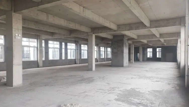 两江新区厂房实景：重庆两江新区 厂房出租1800㎡ 砖混结构 形象好 可分租（第1张）