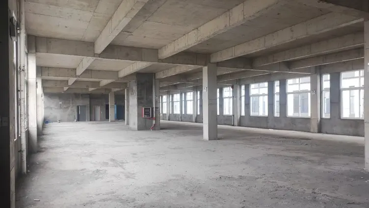 龙华区厂房实景：深圳龙华区 厂房出租1800㎡ 钢结构 多层 丙类消防（第1张）