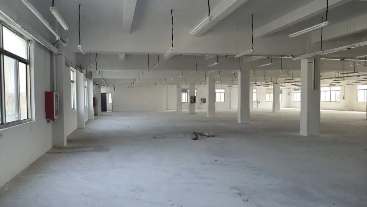 两江新区仓库实景：重庆两江新区 仓库出租3500㎡ 钢混结构 大车进出 防潮（第1张）