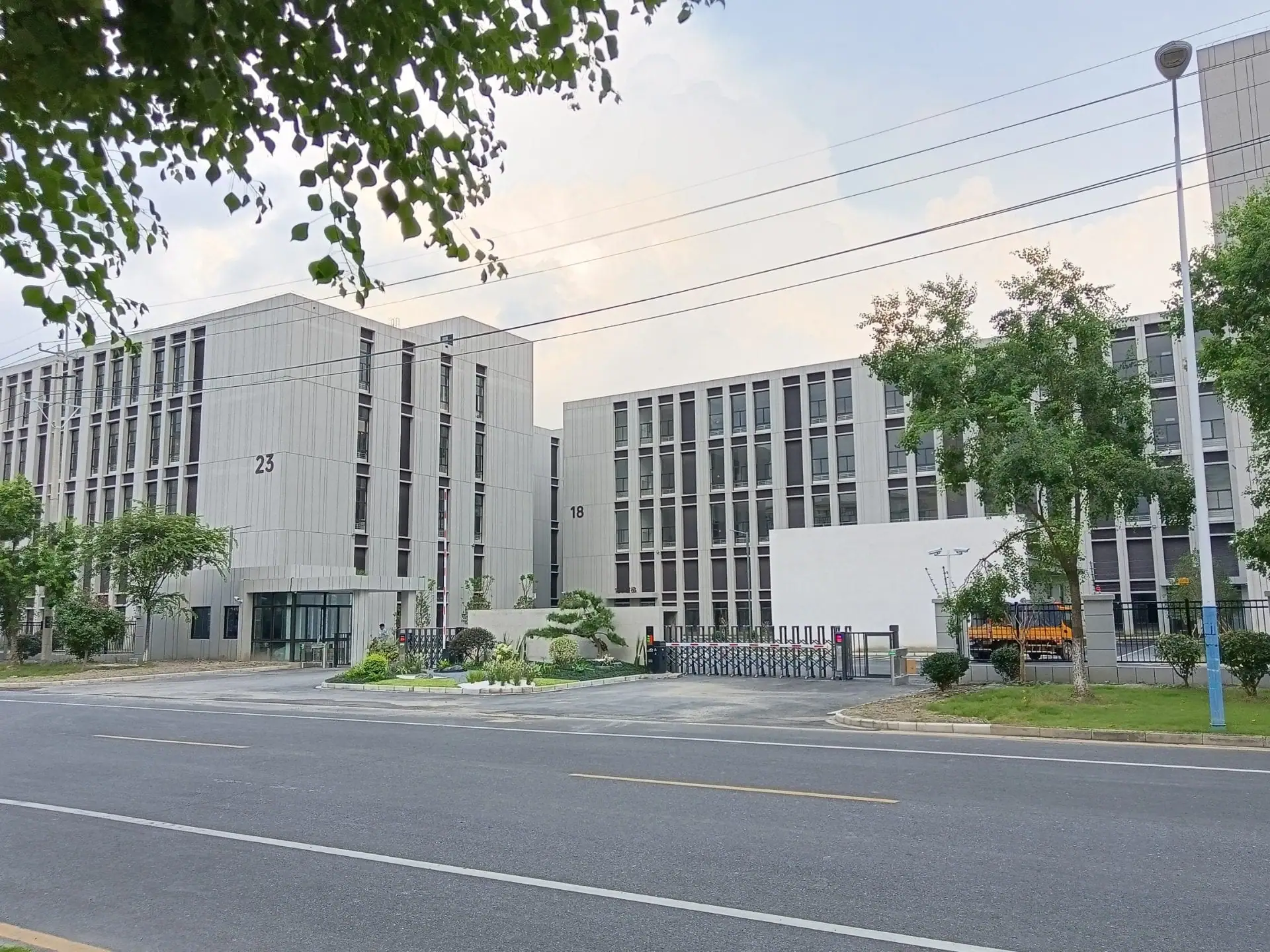 城厢镇厂房实景：苏州城厢镇厂房1100㎡出售带行车现房（第3张）