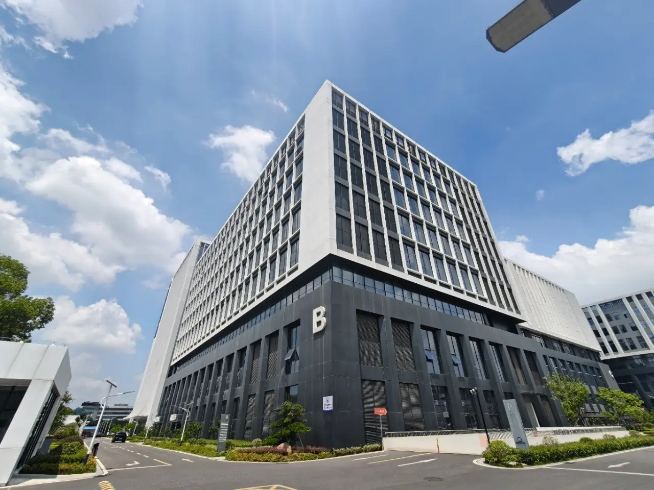 虎丘区厂房实景：苏州虎丘区厂房300㎡出租可分租带货梯（第2张）
