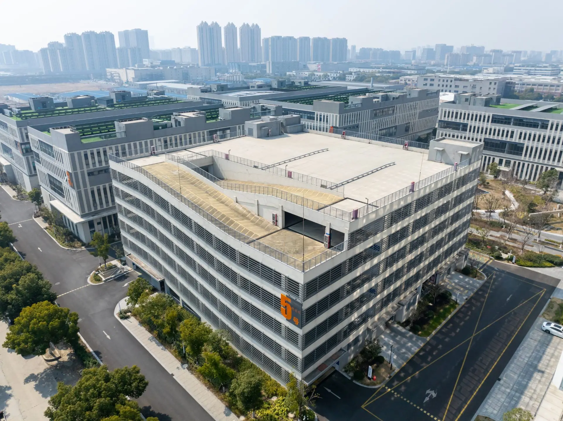昆山市厂房实景：苏州昆山市厂房12093㎡出租铱工场周市科创产业园（第3张）