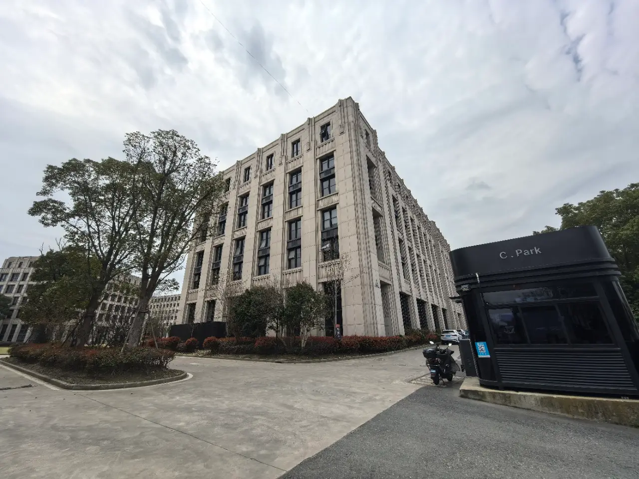 闵行区园区实景：上海闵行区园区2500㎡出租（第4张）