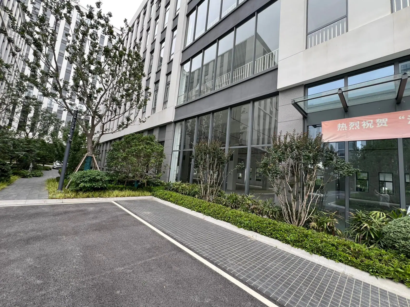 稀缺纯一楼分层厂房1600㎡ 单层产证 层高6.5米 丙二类消防