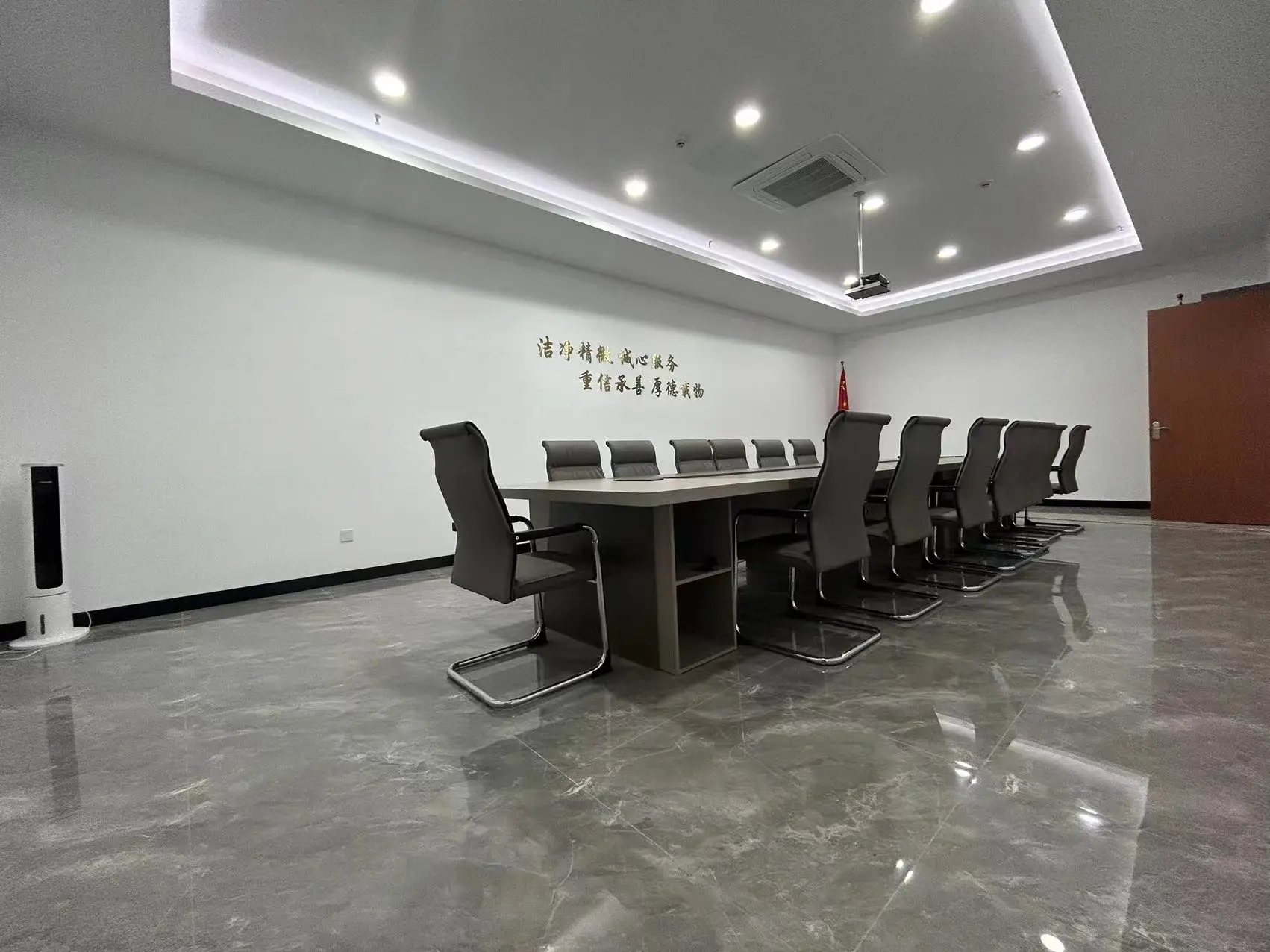 昆山开发区园区实景：苏州昆山开发区园区318㎡出售市级孵化器市级孵化基地（第3张）