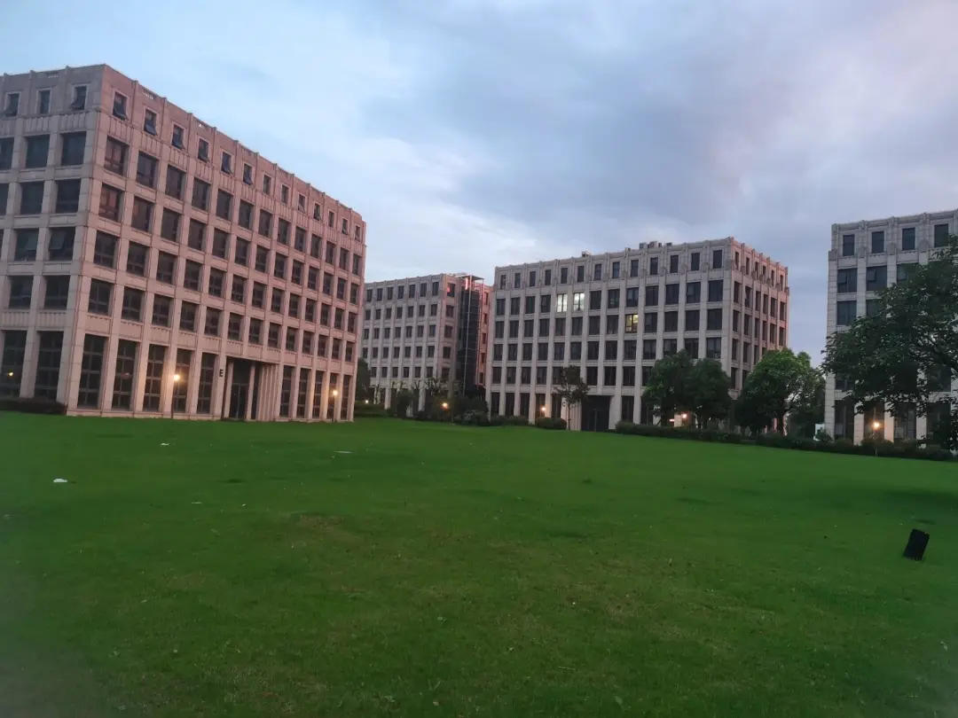 闵行区园区实景：上海闵行区园区2500㎡出租（第2张）