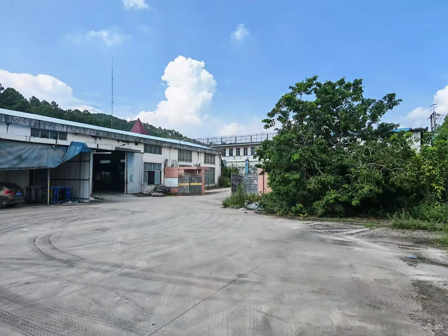 高明荷城厂房实景：高明荷城厂房 5300㎡ 出租（业主直发）（第4张）