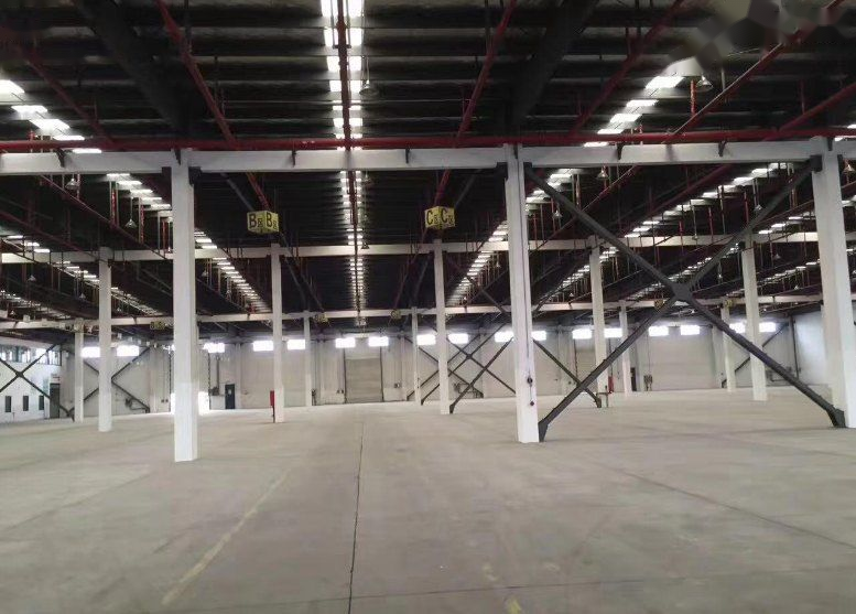 吴中区仓库实景：吴中66000㎡单层仓库出租，层高10米，方便进出（第3张）