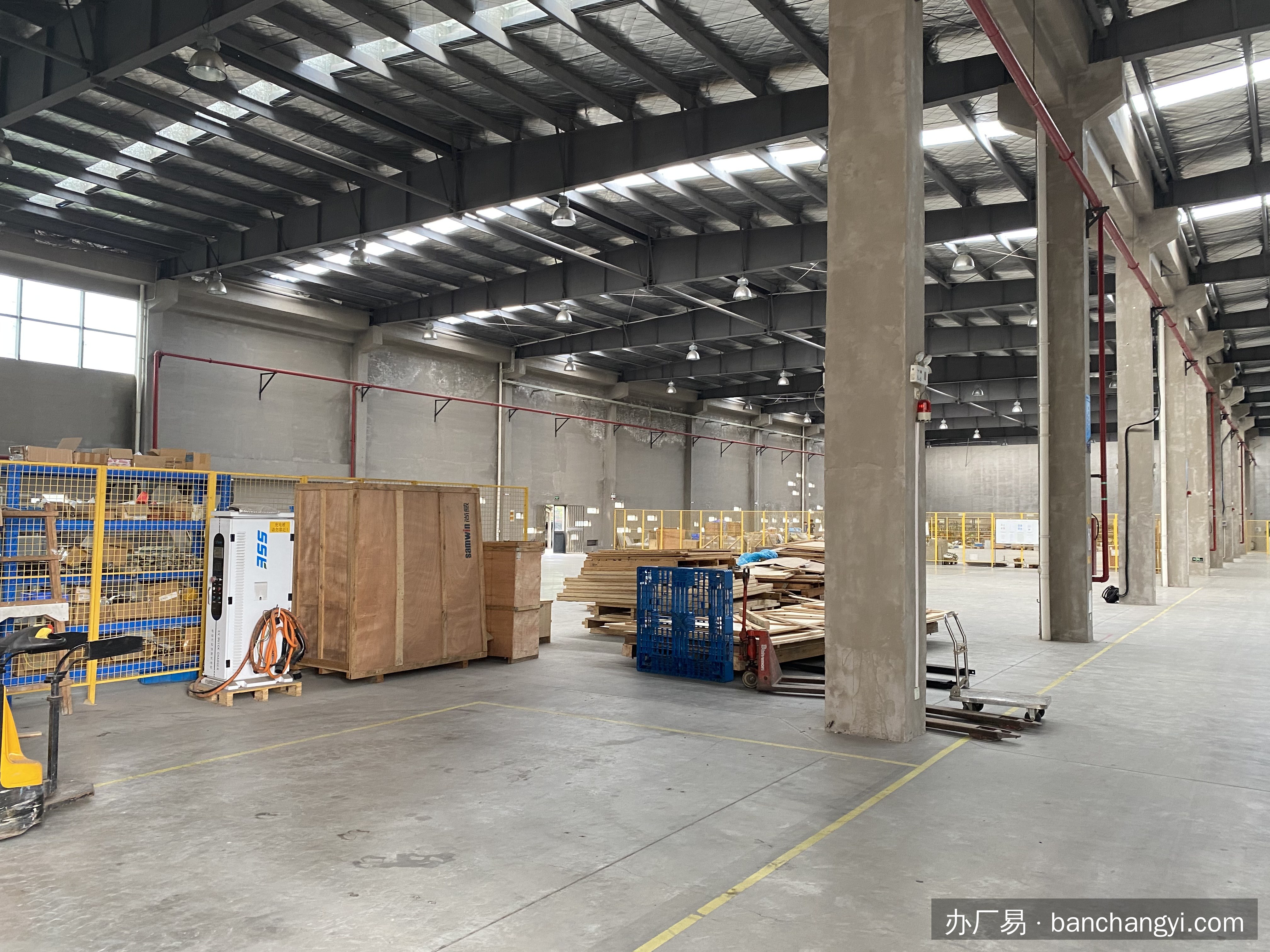 陆家镇厂房实景：昆山陆家镇 厂房出租1500㎡ 钢架结构 带航车 双层（第2张）