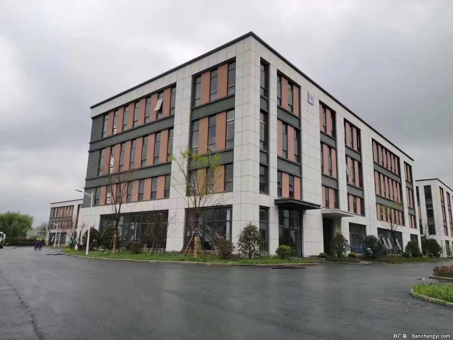 上海浦东新区 厂房出租2000㎡ 钢架结构 带航车 双层