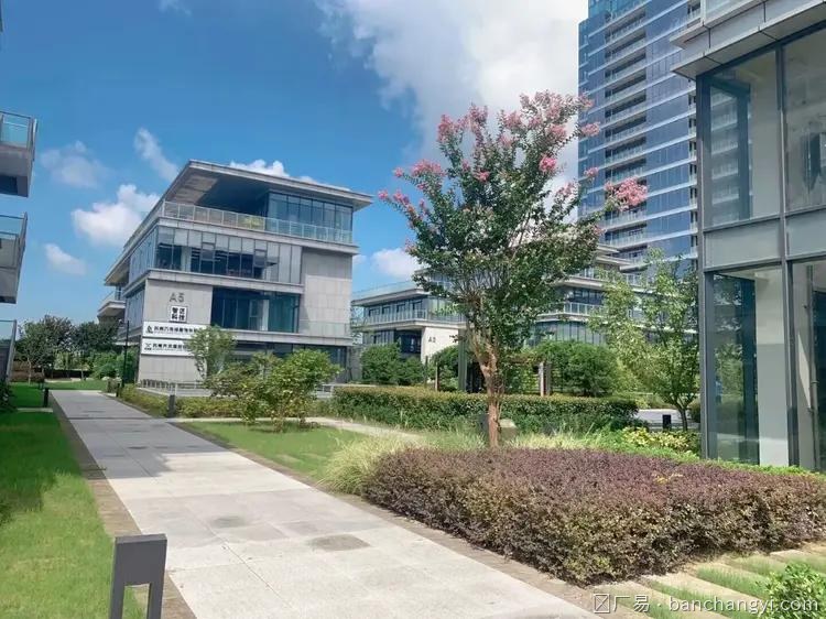 吴江国测产业园双拼厂房出售 8.1米层高 10吨行车 丙二类消防