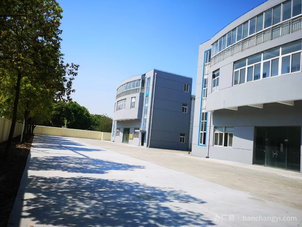 淀山湖镇厂房实景：淀山湖独栋厂房 整栋含车间办公2400㎡ 丙类消防 配电800KVa（第2张）