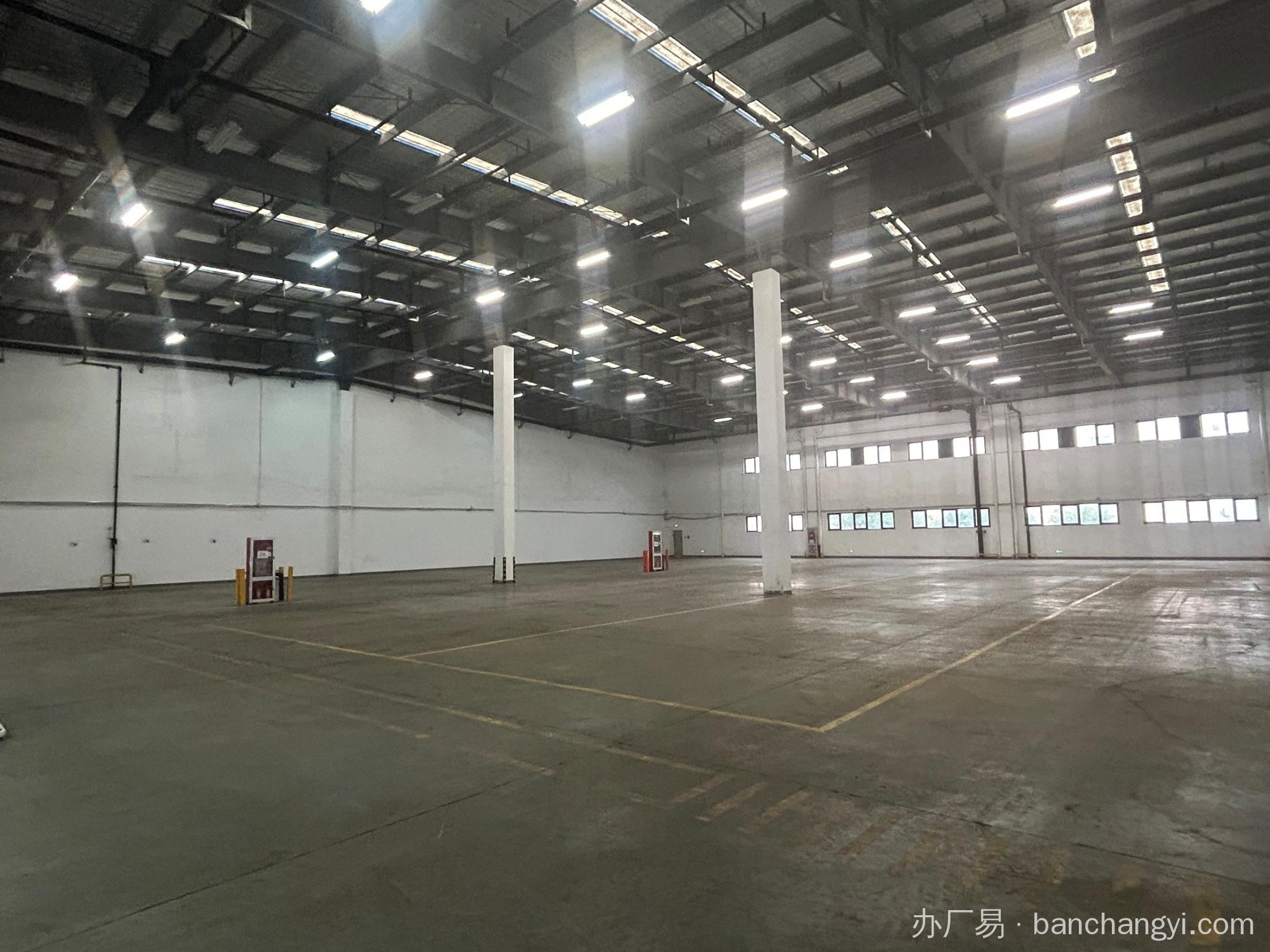 浦东新区仓库实景：外高桥保税区双层坡道式高标库招租（第2张）