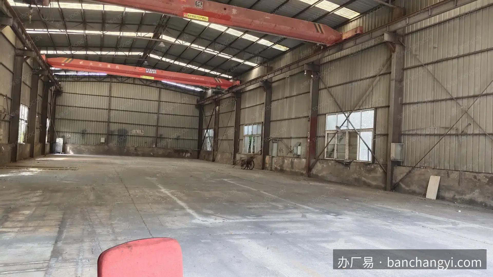 太仓市单层15米层高带4台行车对外出租