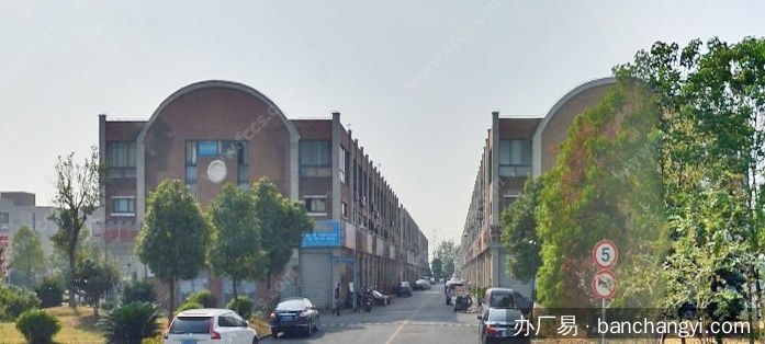 昆山市厂房实景：昆山模具城附近4000平方，火车头试厂房出售（第2张）